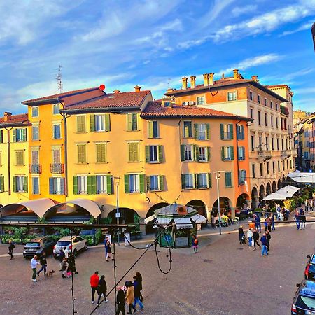 Appartamento Bergamo Centro Piazza Pontida - The Italian Escape Kültér fotó