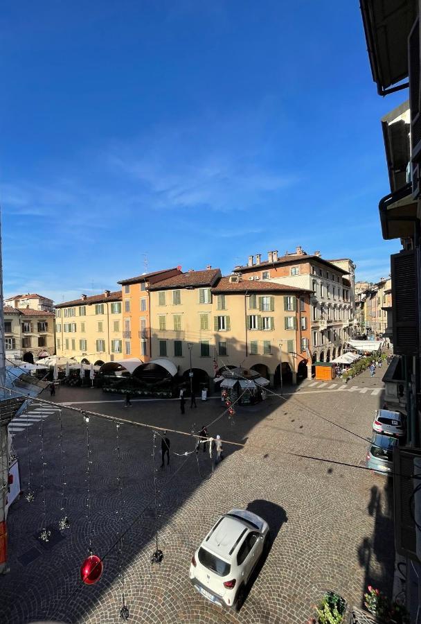 Appartamento Bergamo Centro Piazza Pontida - The Italian Escape Kültér fotó