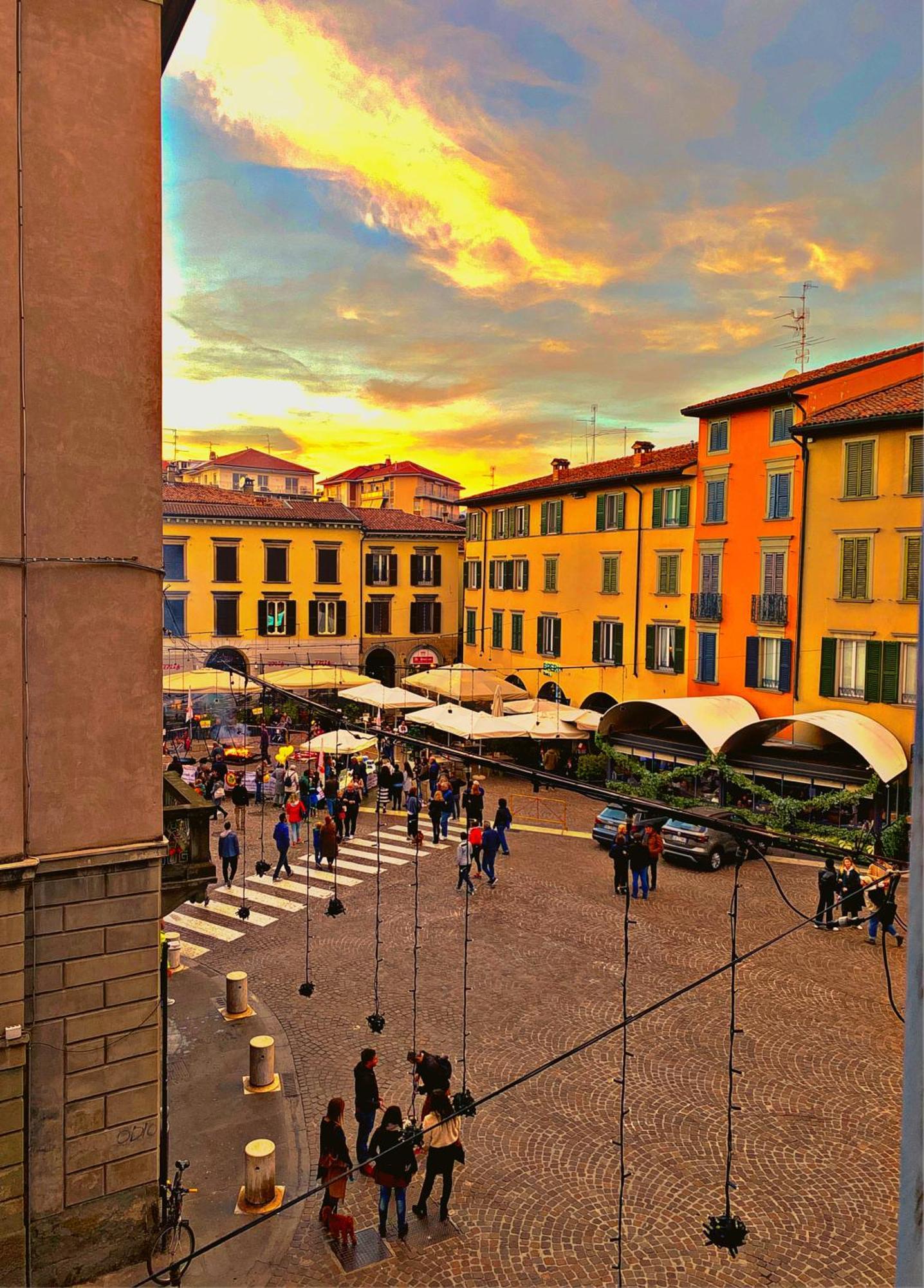 Appartamento Bergamo Centro Piazza Pontida - The Italian Escape Kültér fotó